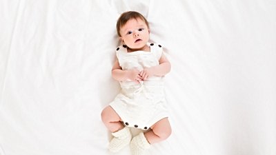 Bebeklerde Görme Yetisinin Gelişimi: Bebekler Neden Sürekli Tavana Bakar?