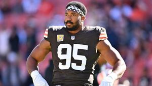 Myles Garrett Requests Trade From Cleveland Browns