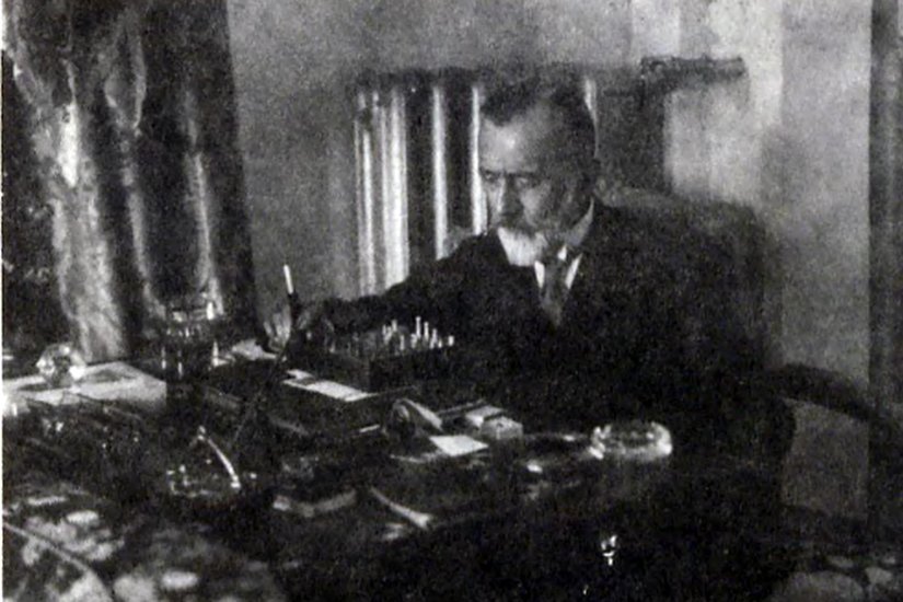 (Abdülhak Hamit Tarhan)