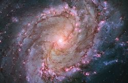 Spiral Galaksi M83: Güneyli Fırıldak
