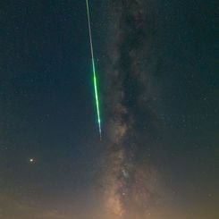 Bir Perseid Ateş Topu ve Samanyolu