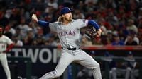 Phillies get reliever Robert in trade with Rangers