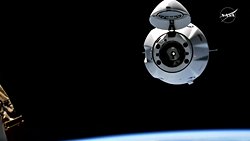 SpaceX Dragon, 5.000 Pound Bilimsel Kargo ile Uluslararası Uzay İstasyonu’na Başarıyla Yanaştı.