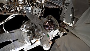 Yerçekimsiz Ortam Nedir? Astronotlar, Uzayda Nasıl Serbestçe Süzülüyorlar?