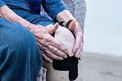 Yaşlı Kadınlar Ağrıya Daha Duyarlı