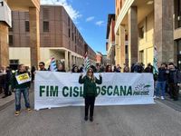 CCNL Metalmeccanici. Fim-Fiom-Uilm: oggi primi scioperi a Firenze e in Sardegna. Venerdì 28 marzo sciopero nazionale unitario con manifestazioni regionali e provinciali in tutta Italia