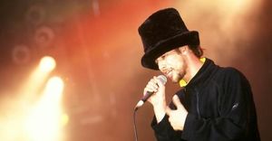 Dua Lipa Stuns Wembley Fans With Jamiroquai Surprise
