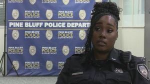 Off-Duty Officer Saves Lives In Pine Bluff Fire