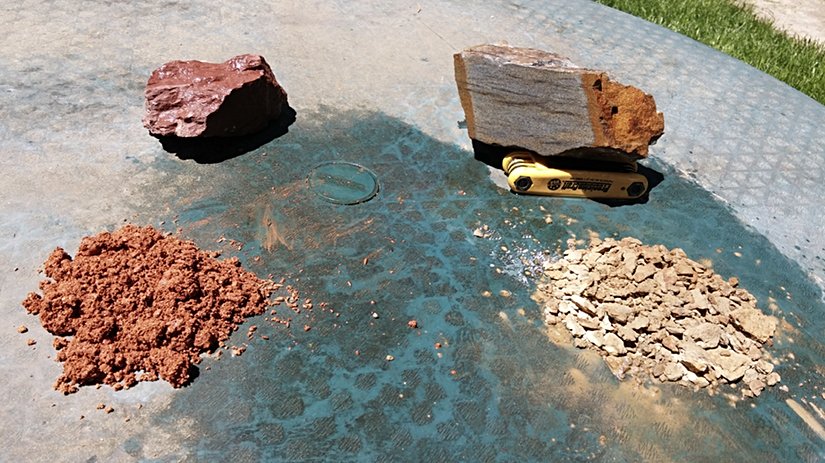 Sol üst - Ayrışmamış Mauch Chunk Şeyli | Sağ üst - Pocono Kumtaşı (Pennsylvania)  Sol alt - Atlanta, Georgia Alt Toprağı (İng. "subsoil") | Sağ alt - Pittston, Pennsylvania Alt Toprağı