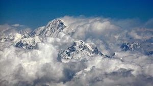 Buddhist Nations Unite To Tackle Everest Waste