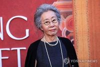 윤여정, 첫째 아들 동성 결혼 고백…