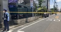 東京・立川の小学校で男2人暴れる、教職員5人けが　保護者の知人か - 日本経済新聞