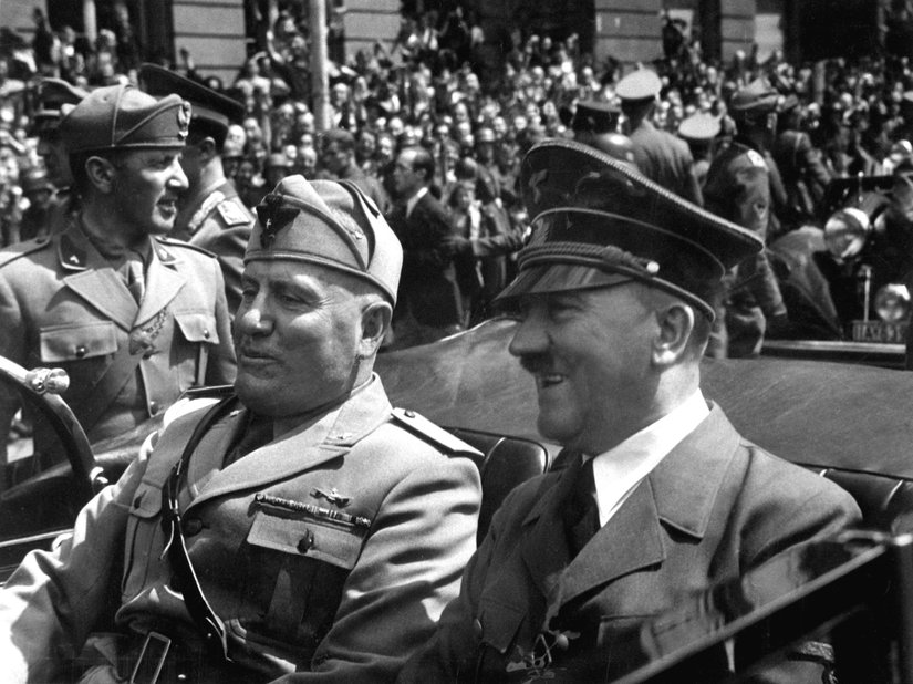 Benito Mussolini ve Adolf Hitler