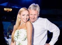 Песков посетовал, что его жена Навка критикует его за недостаточную защиту Путина: «Со всей пролетарской жёсткостью» - новости Хибины.ru