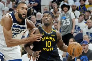 Warriors Face Tough Challenge Without Curry After Loss