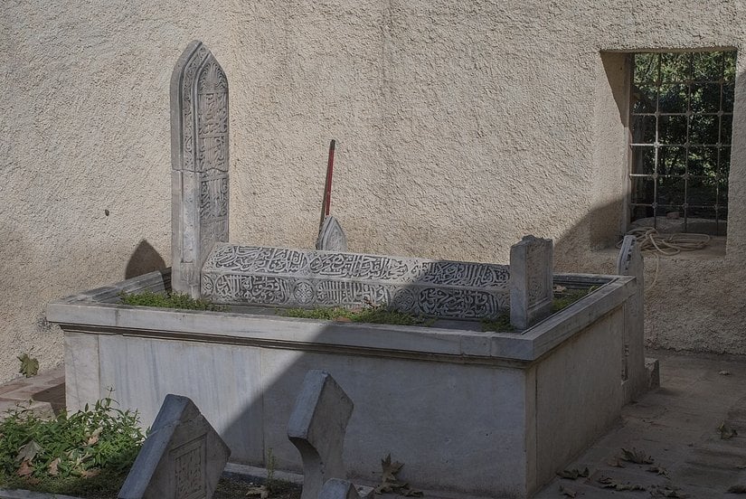 Çandarlı Halil Paşa Türbesi