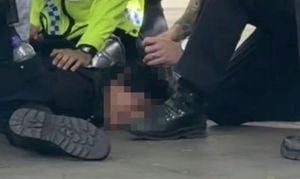 Teen Cosplayer Arrested In London After Toy Gun Scare