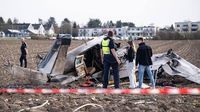 Kleinflugzeug stürzt auf Feld bei Sankt Augustin ab und geht in Flammen auf