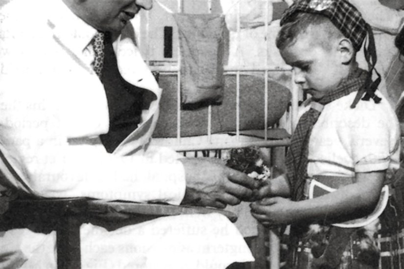 Hollanda Açlık Kışı boyunca milyonlarca insan açlıkla yüzleşti. Willem-Karel Dicke, glutensiz bir diyetin ilk kez çölyak hastalığı olan kişilerin iyileşmesine yardımcı olabileceğini fark etti.