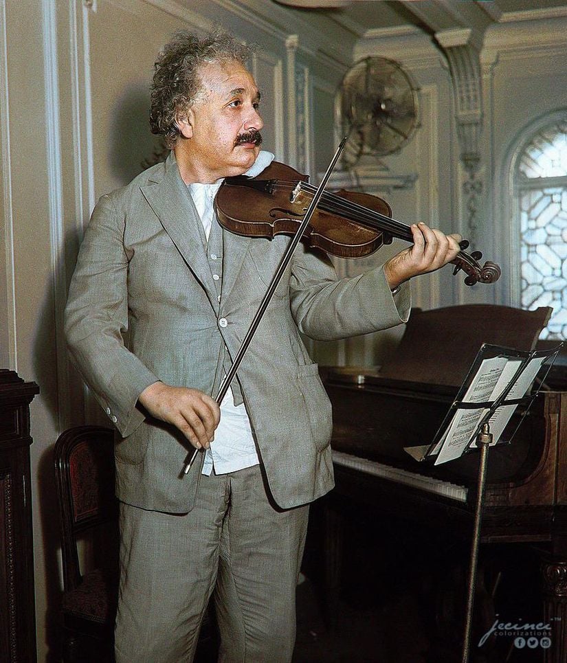 Einstein keman çalarken