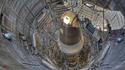 Nükleer Silahlar, Bir Yandan Var Oluşumuzu Tehdit Ederken, Diğer Yandan Ülkeleri Savaştan Nasıl Caydırıyor?