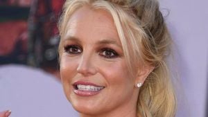 Britney Spears Claims She's Five And Starting Kindergarten