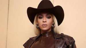 Beyoncé Wins First Country Award At Billboard Music Awards