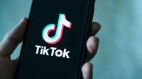 Trump says he’ll keep extending TikTok shutdown deadline
