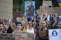 Trust in Zelenskyy is diminished even after reversal of law that fueled anti-corruption protests | Chattanooga Times Free Press