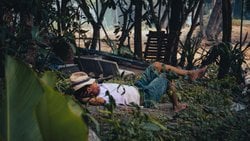 Hızın Nörolojisi: Beynimiz Neden Yavaşlamaya İhtiyaç Duyar?