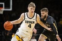 Guard Josh Dix, a linchpin of 2024-25 Hawkeyes, enters NCAA transfer portal