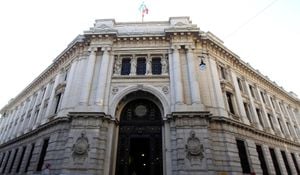 Italy's 15-Year BTP Bond Issue Sees Record Demand