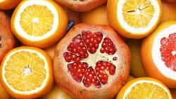 Vitaminlerin Renk Kutuplarına Göre Dağılımı ve Evrensel Bir Yapı Olasılığı Üzerine