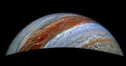 NASA'nın Juno Görevi, Jüpiter’in Uydusu Io'nun Yüzeyinde Göz Alıcı Volkanik Detaylar Ortaya Çıkardı.
