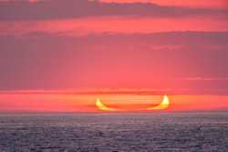 Ateş Çemberinden Şeytan Boynuzları