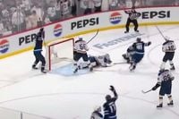 Winnipeg Jets tie Game 7 with 2.2 seconds remaining in regulation, beat St. Louis Blues in double overtime