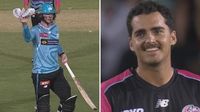 'Absolutely bizarre' moment stops play in Big Bash game