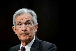 Federal Reserve Holds Interest Rates Steady Amid Economic Uncertainty