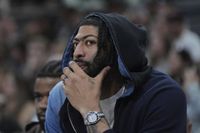 Mavericks' Anthony Davis practices with club's G League affiliate for possible return from injury