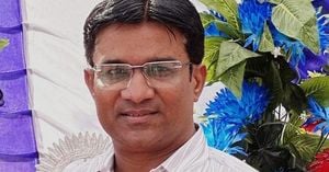 Teacher’s Suicide Sparks Outrage Over SIR Workload