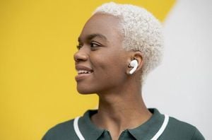 Apple AirPods Pro 2 Now 32% Off At Amazon