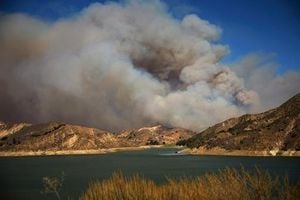 Canyon Fire Forces Evacuations And Air Alerts In California