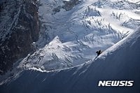 여자친구 정상에 두고 홀로 하산…6시간 방치 끝에 동사