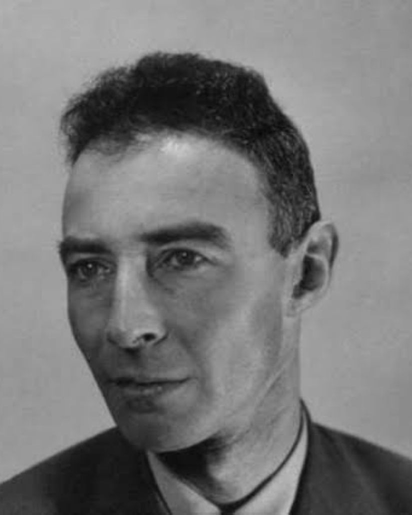 Robert Oppenheimer (22 Nisan 1904 – 18 Şubat 1967)