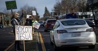 Conservatives’ Tesla Rescue Mission Has Its Work Cut Out