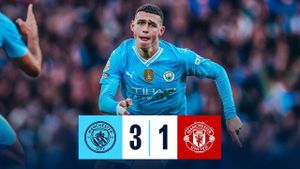 Manchester United Stuns Manchester City With Late Comeback