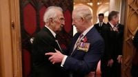 Charles reunites with veteran who made him cry as he & William meet WW2 heroes