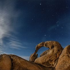  Möbius Arch Moonrise 