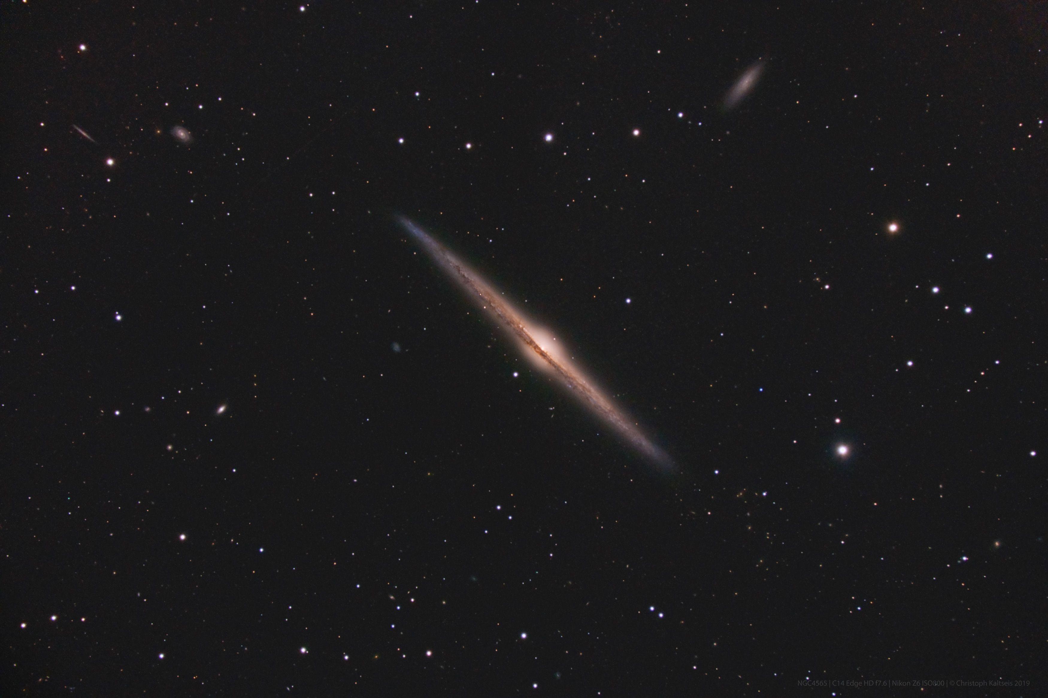  NGC 4565: Galaxy on Edge 