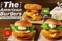 「骨なしケンタッキー」2枚でオニオンリングを挟んだKFCの強烈バーガー“凄肉”復活！ アメリカンな新作3種が登場